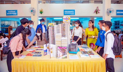 Thư viện An Giang tổ chức hoạt động Ngày Sách và Văn hóa đọc Việt Nam năm 2022