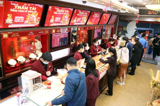 Giá vàng hôm nay 19/4: Tuần mới, dồn dập tăng giá