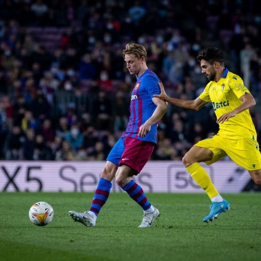 Thua sốc Cadiz, Barcelona đầu hàng Real Madrid