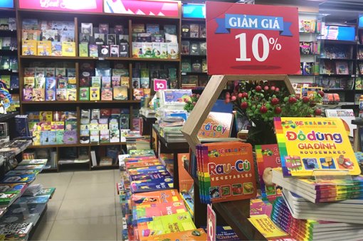 Nhiều nhà xuất bản giảm giá sách tới 50% nhằm kích cầu văn hóa đọc