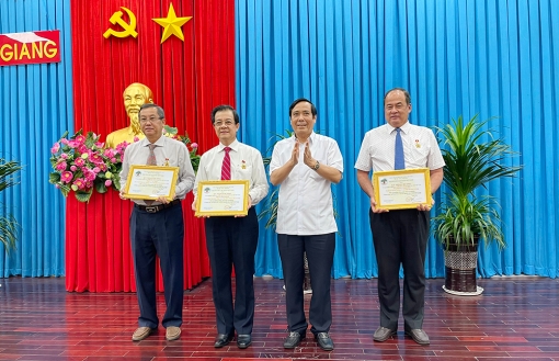 Tiếp tục thực hiện tốt công tác chăm lo và phát huy vai trò của người cao tuổi
