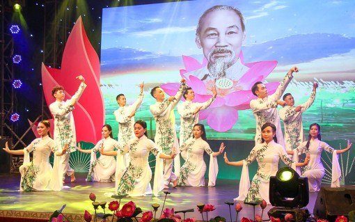 Đấu tranh với luận điệu xuyên tạc chiến thắng 30/4/1975