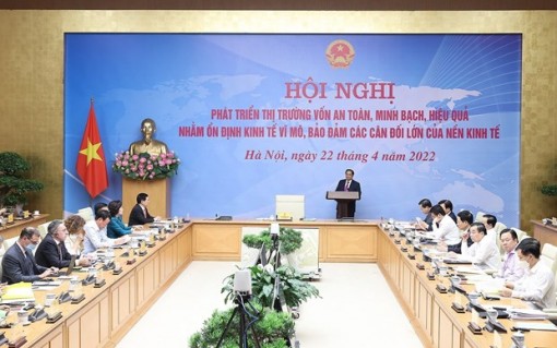 'Lành mạnh hóa thị trường vốn, song không hình sự hóa các quan hệ'