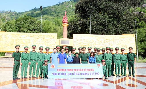 Du khảo về nguồn tại căn cứ cách mạng Ô Tà Sóc