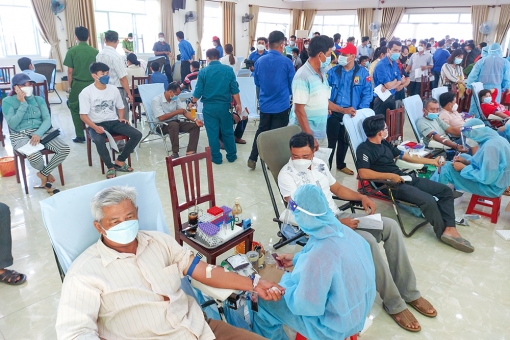 An Giang tổ chức Chương trình “Hành trình đỏ” -Tôn vinh người hiến máu tiêu biểu
