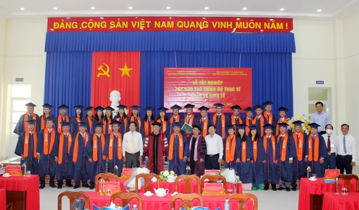 An Giang: 36 học viên nhận bằng Thạc sĩ Quản lý kinh tế