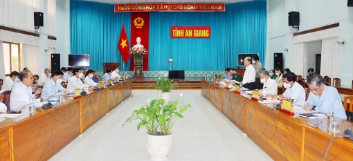 Đoàn Đại biểu Quốc hội tỉnh tiếp xúc, gặp gỡ lãnh đạo UBND tỉnh An Giang và các sở, ngành tỉnh