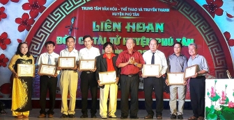 Liên hoan Đờn ca tài tử huyện Phú Tân