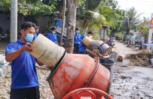 Tuổi trẻ Phú Tân làm theo Bác