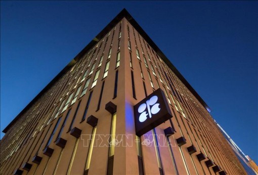 OPEC+ nhất trí tăng sản lượng dầu mỏ ở mức 'khiêm tốn'