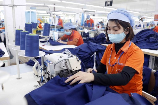 Sản xuất công nghiệp của cả nước tiếp tục phục hồi mạnh mẽ