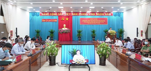 Kiên quyết loại bỏ lối sống thực dụng trong một bộ phận cán bộ, đảng viên