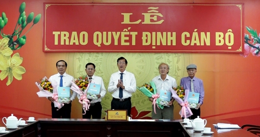 Trao quyết định 4 cán bộ thuộc diện Ban Thường vụ Tỉnh ủy An Giang quản lý