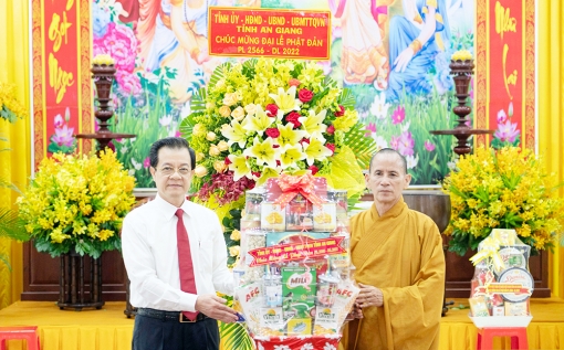 Bí Thư Tỉnh ủy An Giang Lê Hồng Quang thăm, chúc mừng Đại lễ Phật đản Phật lịch 2566 – Dương lịch 2022