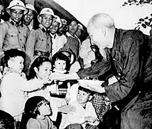 Tháng 5 thương nhớ