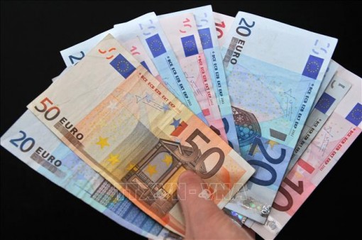 Giá trị đồng euro giảm xuống mức thấp nhất trong 5 năm qua
