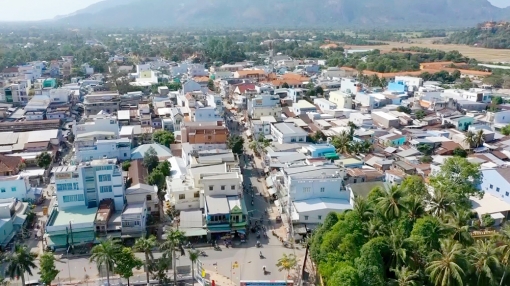 Tri Tôn rộn ràng thay “áo mới”