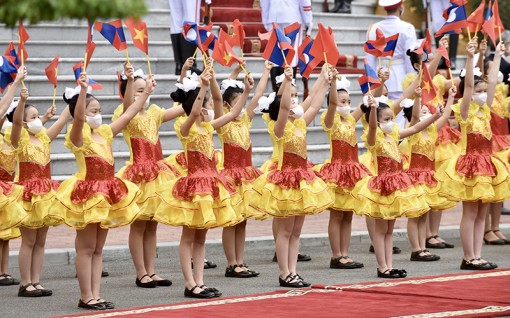 Khắc sâu tình hữu nghị vĩ đại, đoàn kết đặc biệt Việt Nam-Lào