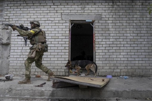 Ukraine: Nga đang rút quân khỏi Kharkov, dồn hỏa lực vào Donbass