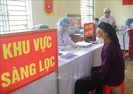 Vaccine ngừa COVID-19: Khuyến cáo từ WHO và kinh nghiệm các nước