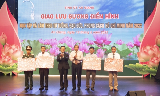 An Giang: Giao lưu gương điển hình học tập và làm theo tư tưởng, đạo đức, phong cách Hồ Chí Minh năm 2022