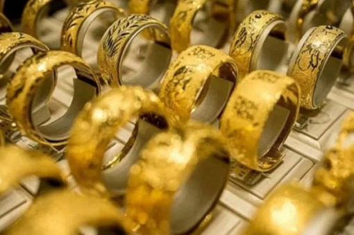 Giá vàng hôm nay 18/5: USD lao dốc, vàng tăng vọt từ đáy