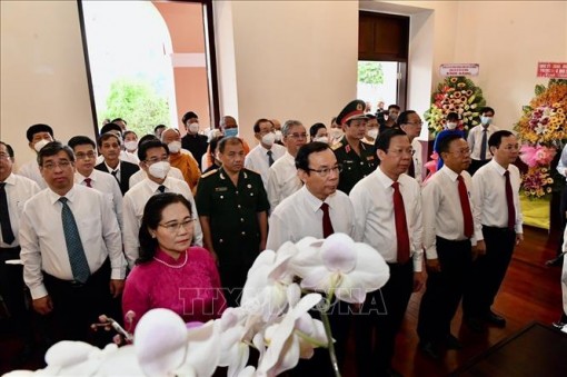 Kỷ niệm 132 năm Ngày sinh Chủ tịch Hồ Chí Minh: Nguyện cùng chung sức, đồng lòng thực hiện di chúc của Người