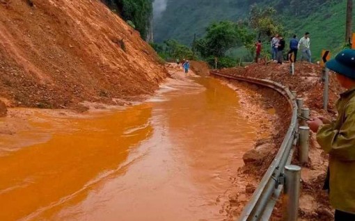 Sạt lở đất làm hư hại 44 ngôi nhà ở Cao Bằng