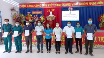 Liên đoàn Lao động huyện Tịnh Biên kết nạp mở rộng đoàn viên các xã, phường, thị trấn