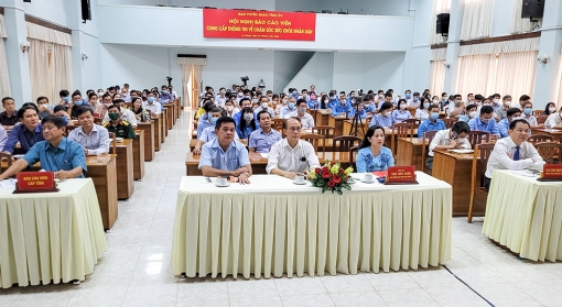 Hội nghị báo cáo viên  cung cấp thông tin về chăm sóc sức khỏe nhân dân về bệnh đột quỵ