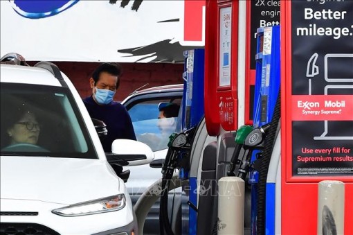 Giá xăng tại Mỹ lại lập mốc cao mới
