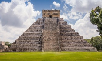 Có gì bên trong các kim tự tháp của người Maya?