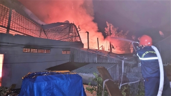 Cháy 6 căn nhà ở TP. Châu Đốc