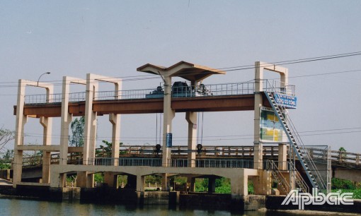 Tiền Giang: Chủ động điều tiết nước, đảm bảo an toàn sản xuất