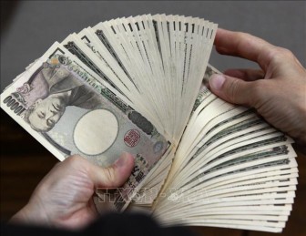 Đồng yen lại giảm xuống mức thấp nhất trong hơn 20 năm