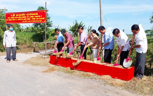 Khởi công xây dựng cầu Đòn Dong