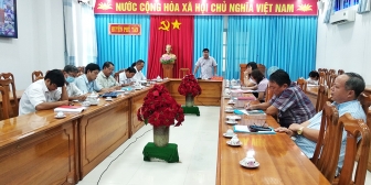 Chủ tịch UBND huyện Phú Tân Lê Nguyên Châu chỉ đạo tăng cường giải pháp phòng, chống dịch bệnh