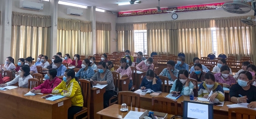 Chi cục Dân số - Kế hoạch hóa Gia đình An Giang trang bị kiến thức nghiệp vụ cho 60 cộng tác viên dân số