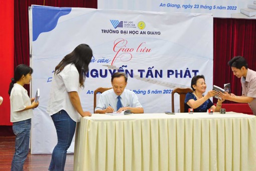 Khơi dậy phong trào sáng tác văn học trong giới trẻ