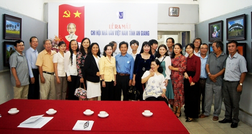 Ra mắt Chi hội Nhà văn Việt Nam tỉnh An Giang