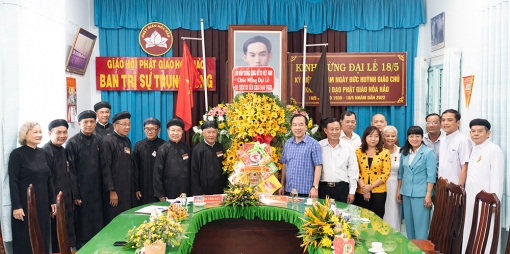 Phó Chủ tịch Ủy ban Trung ương MTTQ Việt Nam Ngô Sách Thực chúc mừng Đại lễ 18/5 khai sáng đạo Phật giáo Hòa Hảo