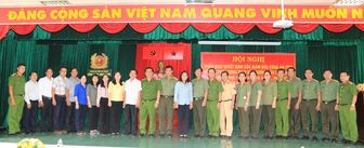 10 trưởng phòng, phó trưởng phòng nghiệp vụ Công an An Giang hỗ trợ TP. Long Xuyên