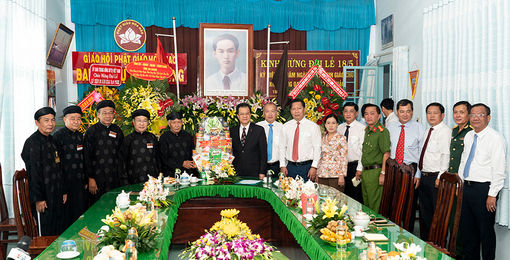Bí thư Tỉnh ủy An Giang Lê Hồng Quang thăm, chúc mừng kỷ niệm 83 năm Ngày khai sáng đạo Phật giáo Hòa Hảo