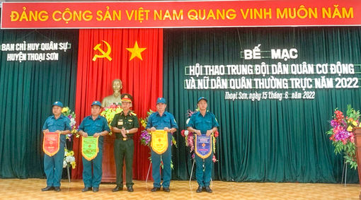 Thoại Sơn bế mạc Hội thao Trung đội dân quân cơ động và nữ dân quân thường trực năm 2022