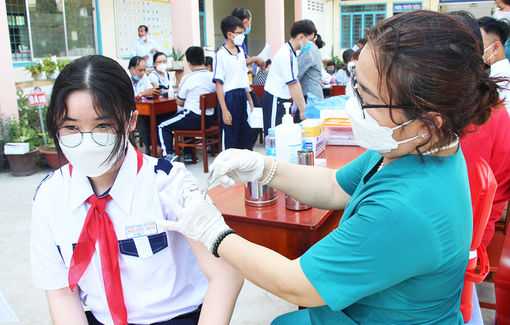 Không lơ là, chủ quan, đề phòng “dịch chồng dịch”