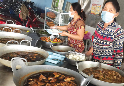 Nâng chất bữa ăn ca cho công nhân