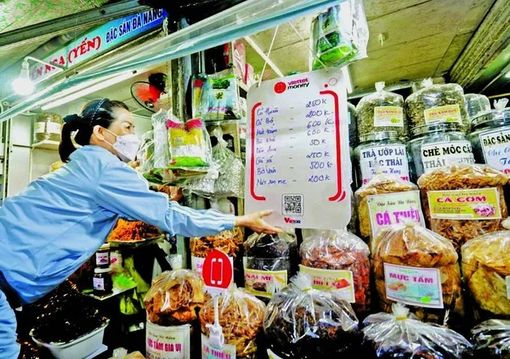 Bùng nổ thanh toán qua điện thoại di động, tăng trưởng gần 100%
