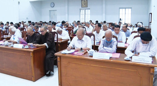Đoàn kết các tôn giáo, thúc đẩy phát triển kinh tế - xã hội