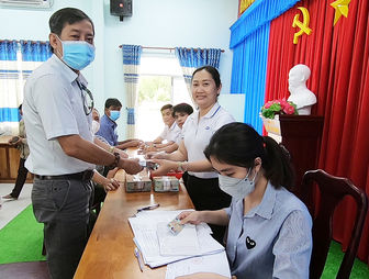 Đoàn viên công đoàn huyện Tri Tôn được giải ngân vốn gần 5 tỷ đồng