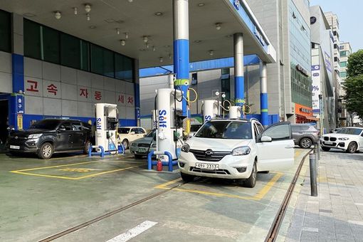 Giá dầu tại thị trường châu Á tiếp tục giảm trong phiên 23/6